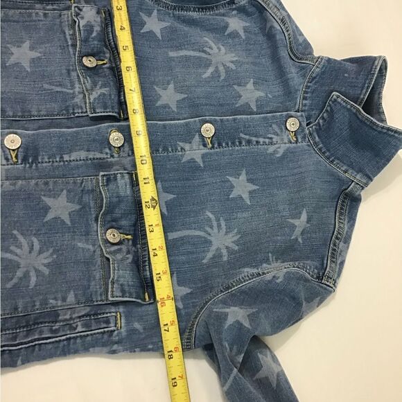 LulaRoe Denim Trucker Style Print Jean Jacket Size Small - Picture 10 of 11